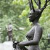 Alison Saar's 'Fall,' a harvest woman figure with branches for hair, in Madison Square Park.